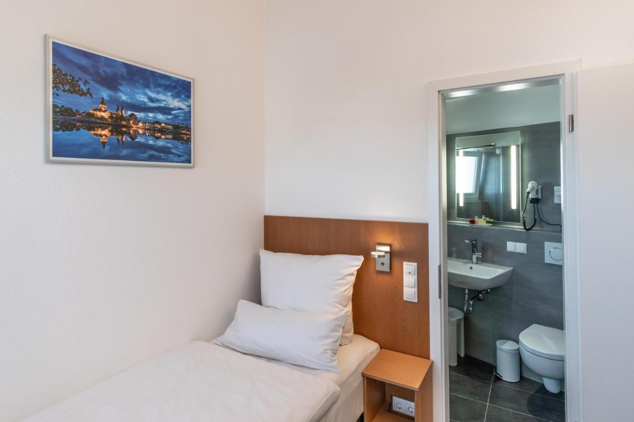 Hotel Elysee Seligenstadt Ngoại thất bức ảnh
